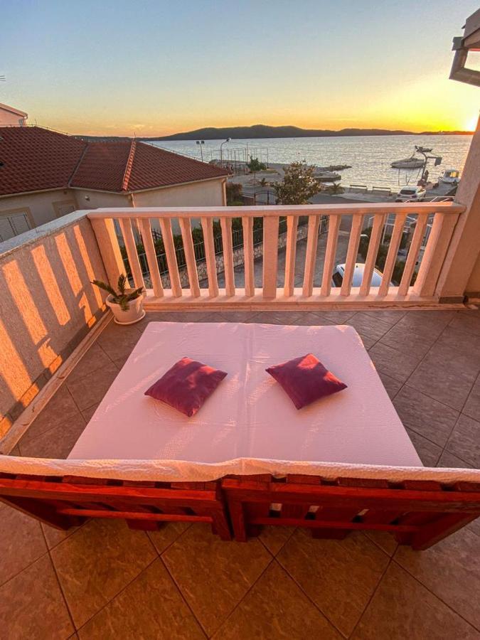 Apartman Luka Sibenik Ngoại thất bức ảnh